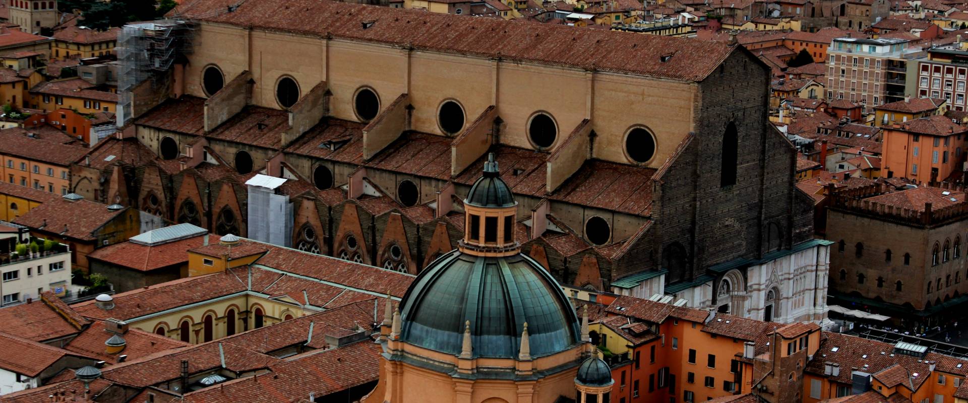 Basilica di San Petronio vista dalla torre degli Asinelli photo by Andrea Marseglia